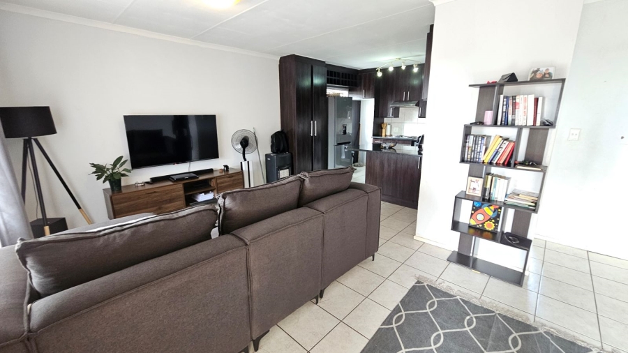 2 Bedroom Property for Sale in Noordwyk Gauteng