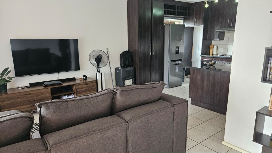 2 Bedroom Property for Sale in Noordwyk Gauteng