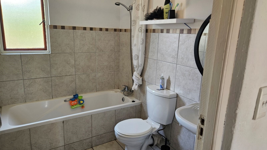 2 Bedroom Property for Sale in Noordwyk Gauteng