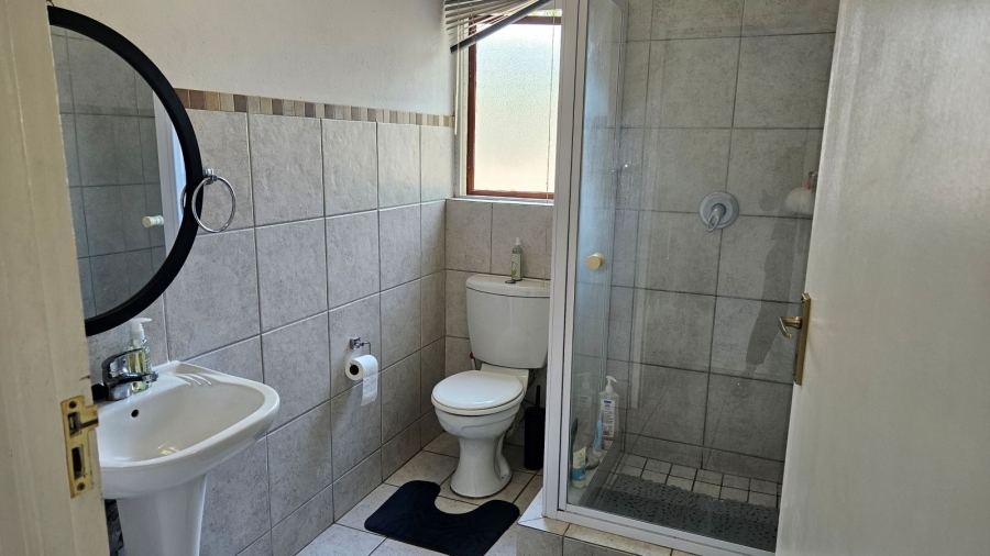 2 Bedroom Property for Sale in Noordwyk Gauteng