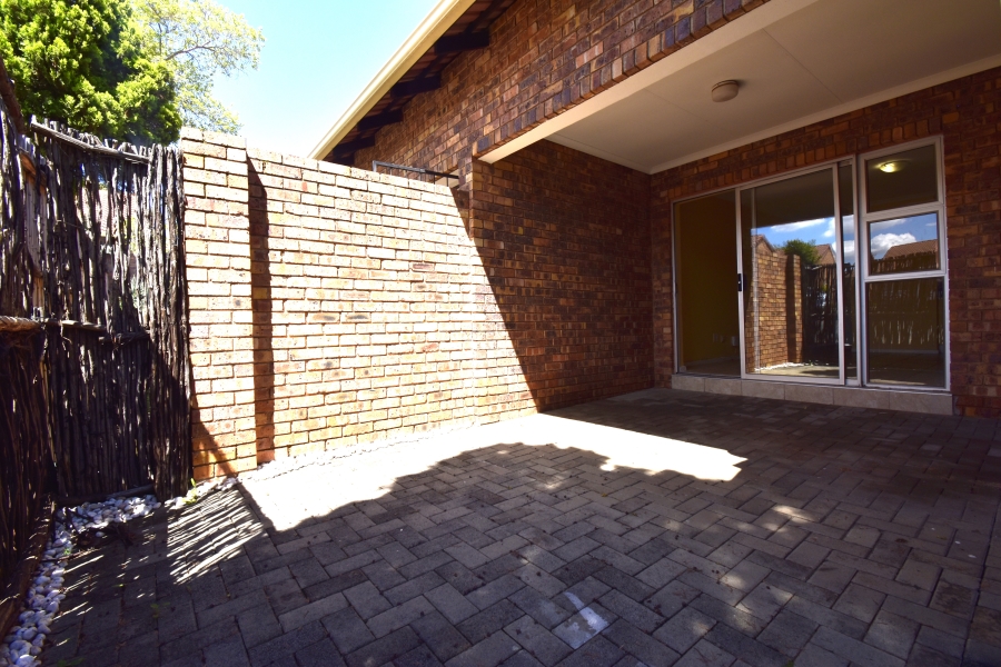 2 Bedroom Property for Sale in Allens Nek Gauteng