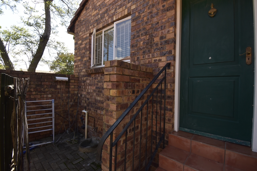 2 Bedroom Property for Sale in Allens Nek Gauteng