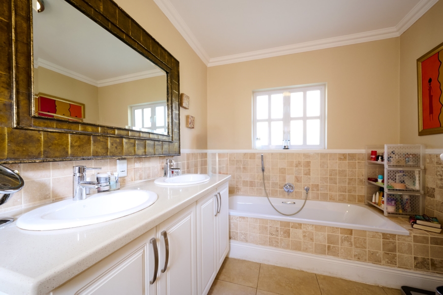 3 Bedroom Property for Sale in Waterfall Valley Mature Lifestyle Estate Gauteng