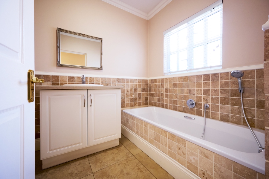 3 Bedroom Property for Sale in Waterfall Valley Mature Lifestyle Estate Gauteng