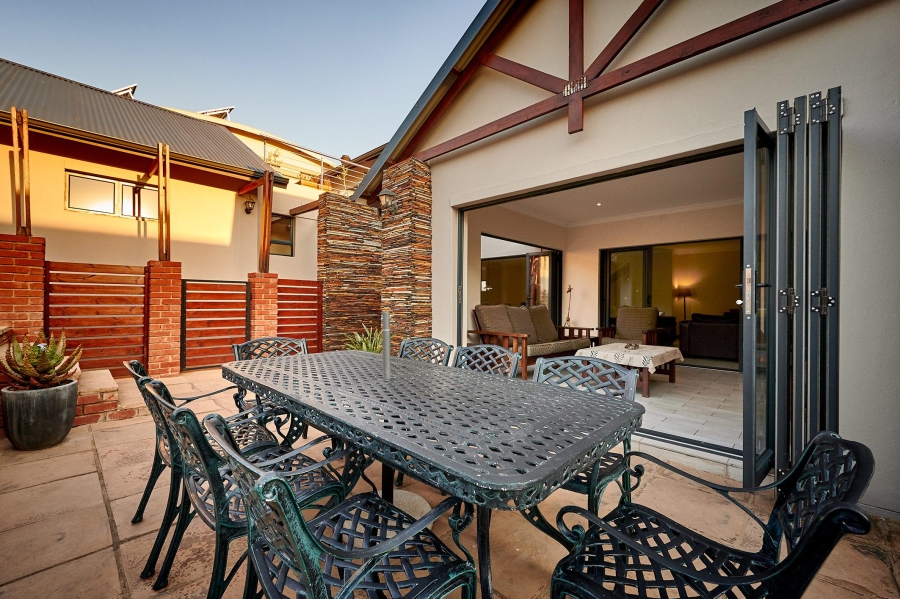 4 Bedroom Property for Sale in Waterfall Country Village Gauteng