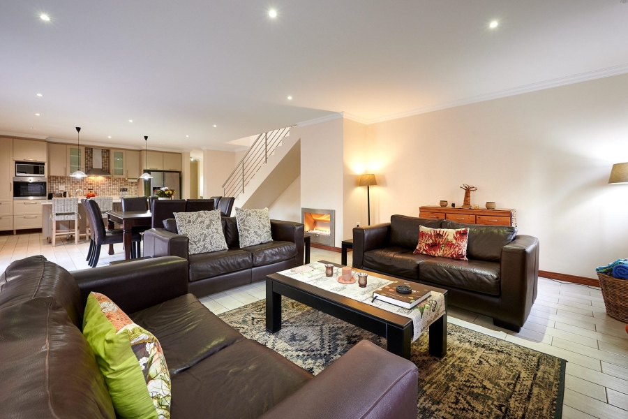 4 Bedroom Property for Sale in Waterfall Country Village Gauteng