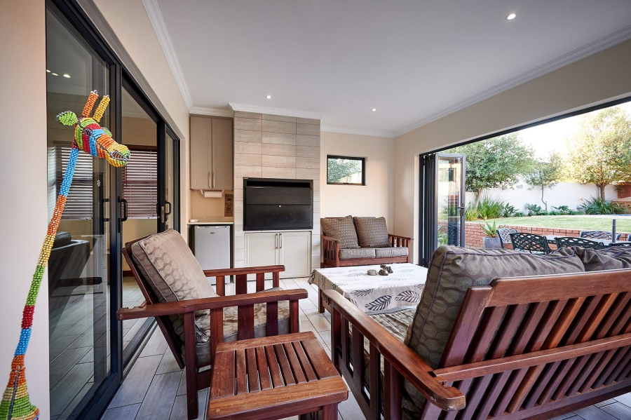 4 Bedroom Property for Sale in Waterfall Country Village Gauteng