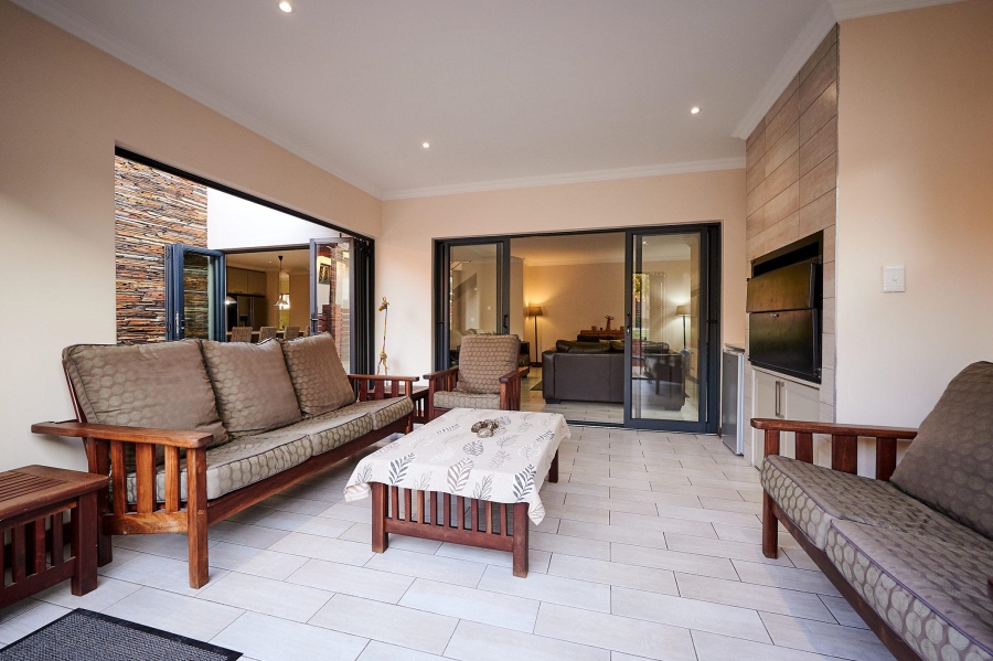 4 Bedroom Property for Sale in Waterfall Country Village Gauteng