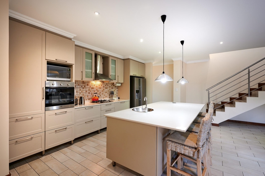 4 Bedroom Property for Sale in Waterfall Country Village Gauteng