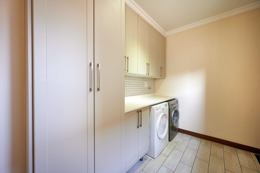 4 Bedroom Property for Sale in Waterfall Country Village Gauteng