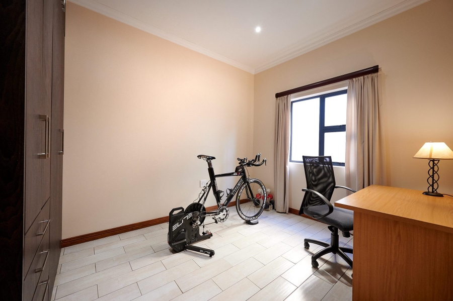 4 Bedroom Property for Sale in Waterfall Country Village Gauteng