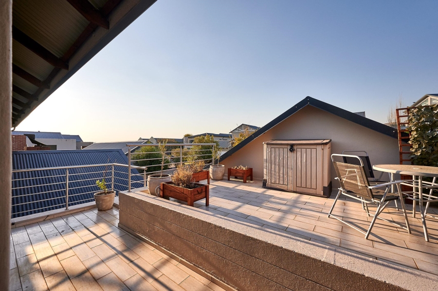 4 Bedroom Property for Sale in Waterfall Country Village Gauteng