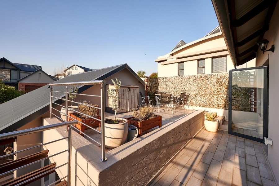 4 Bedroom Property for Sale in Waterfall Country Village Gauteng