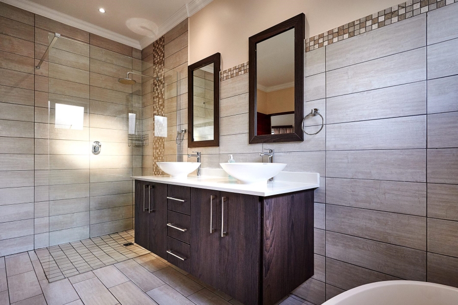 4 Bedroom Property for Sale in Waterfall Country Village Gauteng