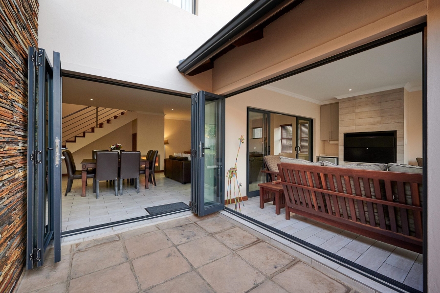 4 Bedroom Property for Sale in Waterfall Country Village Gauteng