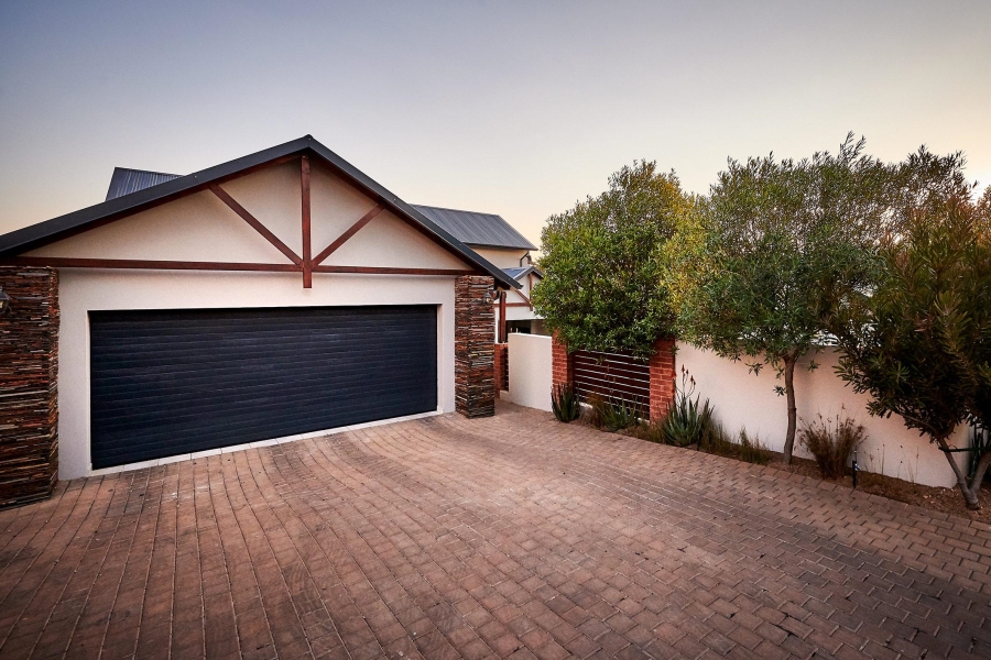 4 Bedroom Property for Sale in Waterfall Country Village Gauteng