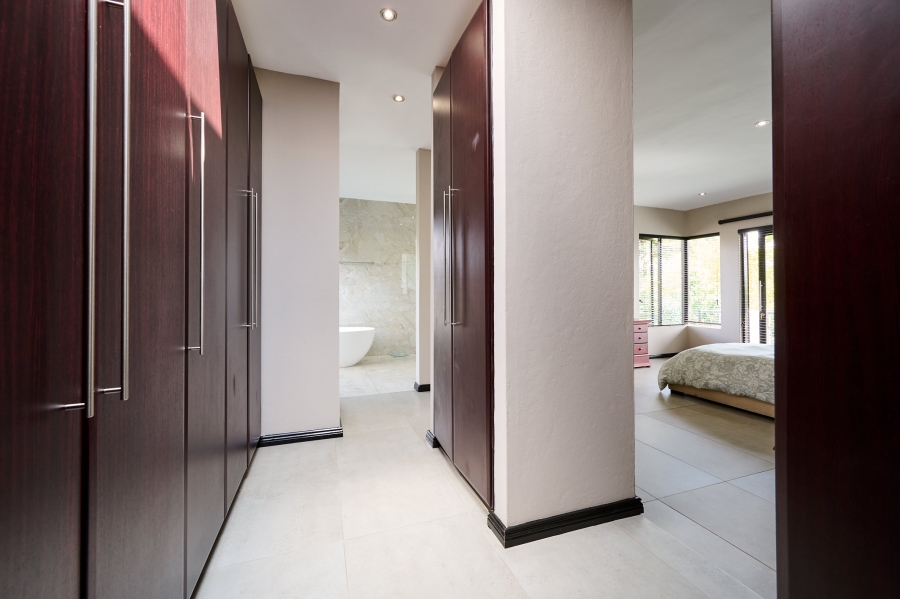 5 Bedroom Property for Sale in Carlswald Estate Gauteng