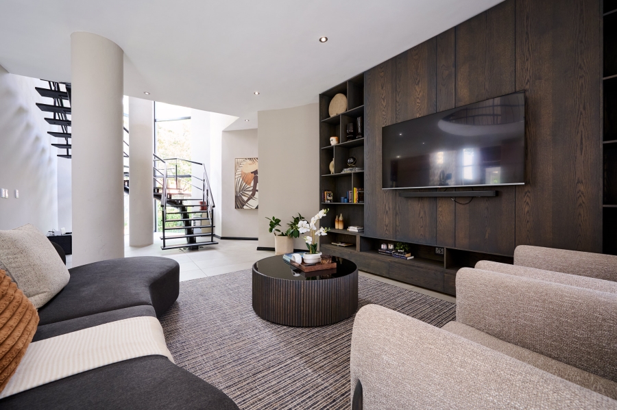 5 Bedroom Property for Sale in Carlswald Estate Gauteng