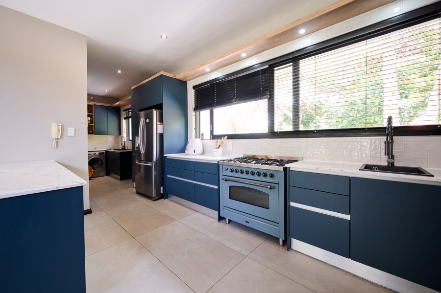 5 Bedroom Property for Sale in Carlswald Estate Gauteng