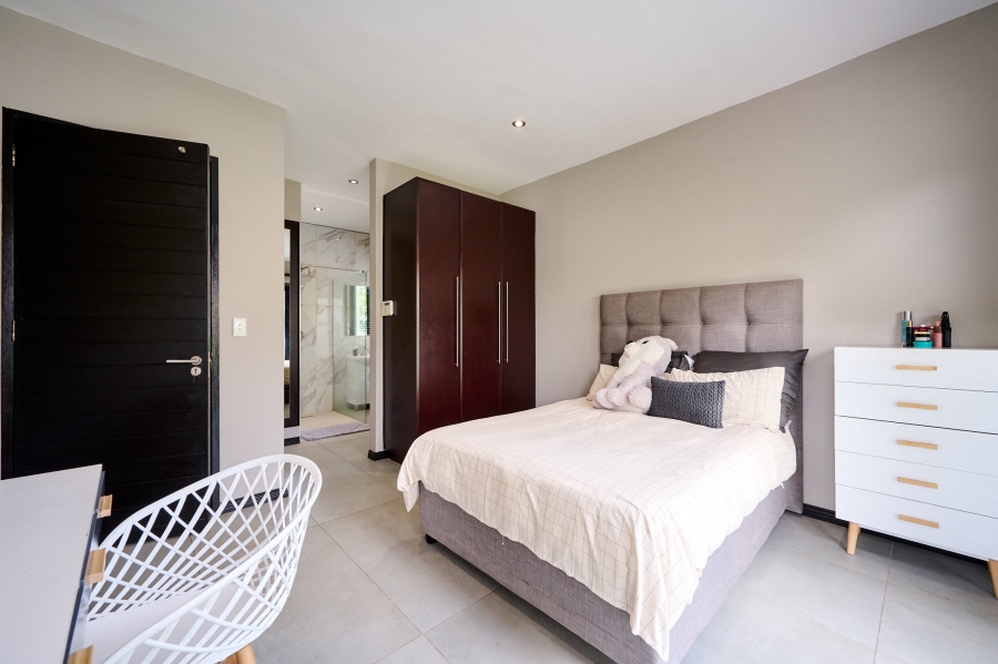 5 Bedroom Property for Sale in Carlswald Estate Gauteng