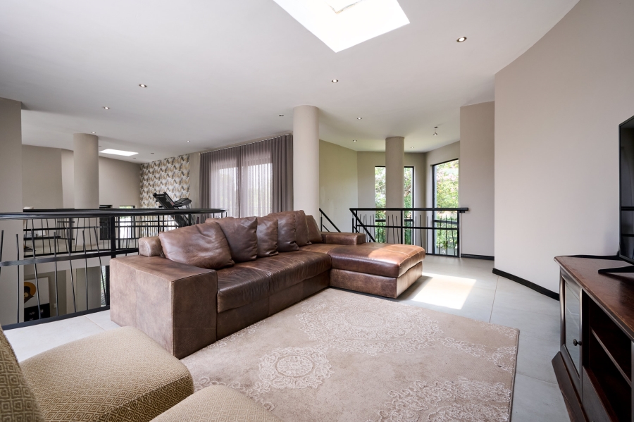 5 Bedroom Property for Sale in Carlswald Estate Gauteng