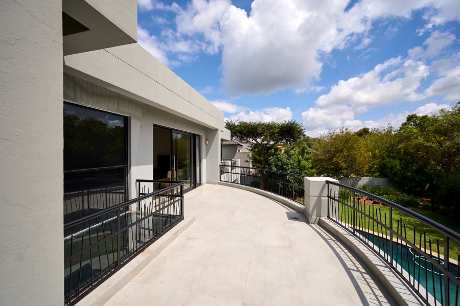 5 Bedroom Property for Sale in Carlswald Estate Gauteng