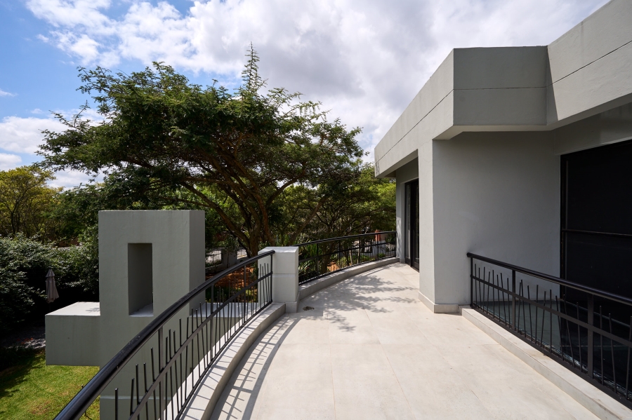 5 Bedroom Property for Sale in Carlswald Estate Gauteng