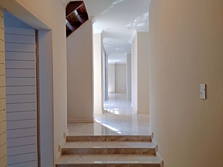 To Let 5 Bedroom Property for Rent in Hyde Park Gauteng