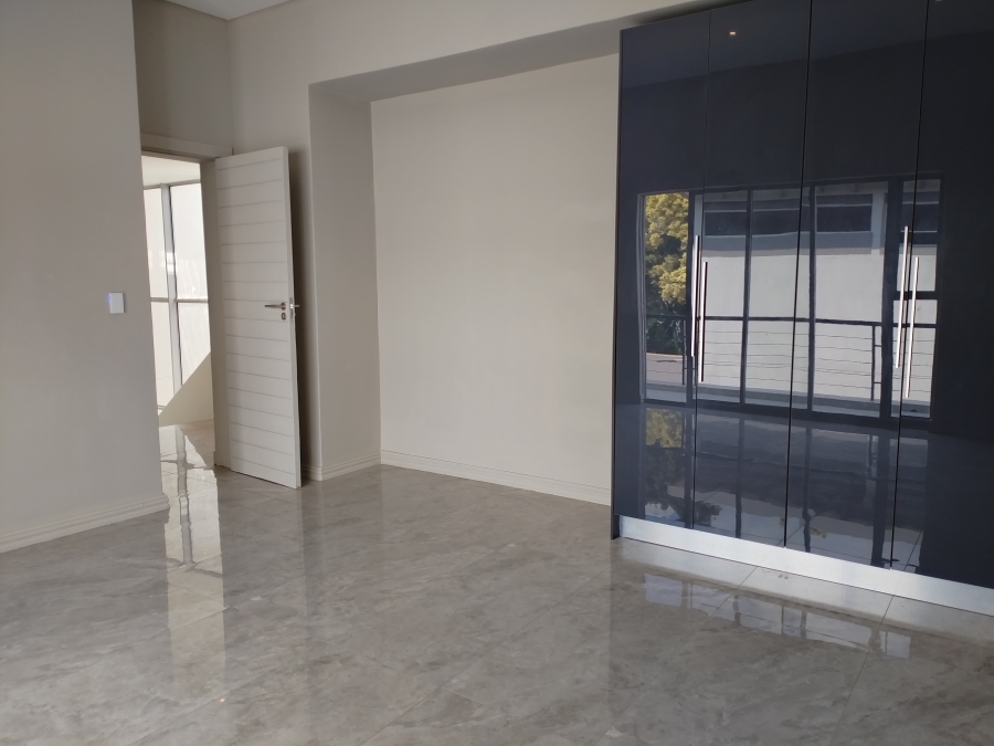 To Let 5 Bedroom Property for Rent in Hyde Park Gauteng