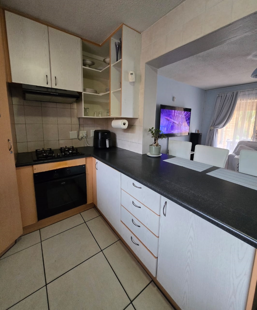 3 Bedroom Property for Sale in Olivedale Gauteng