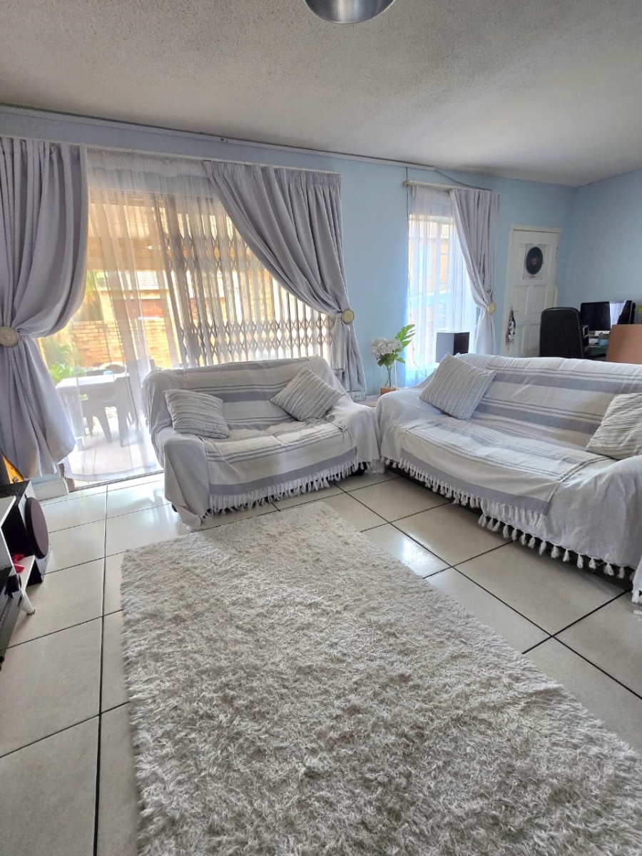 3 Bedroom Property for Sale in Olivedale Gauteng