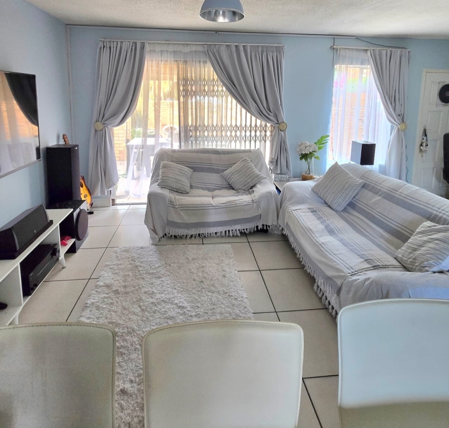 3 Bedroom Property for Sale in Olivedale Gauteng