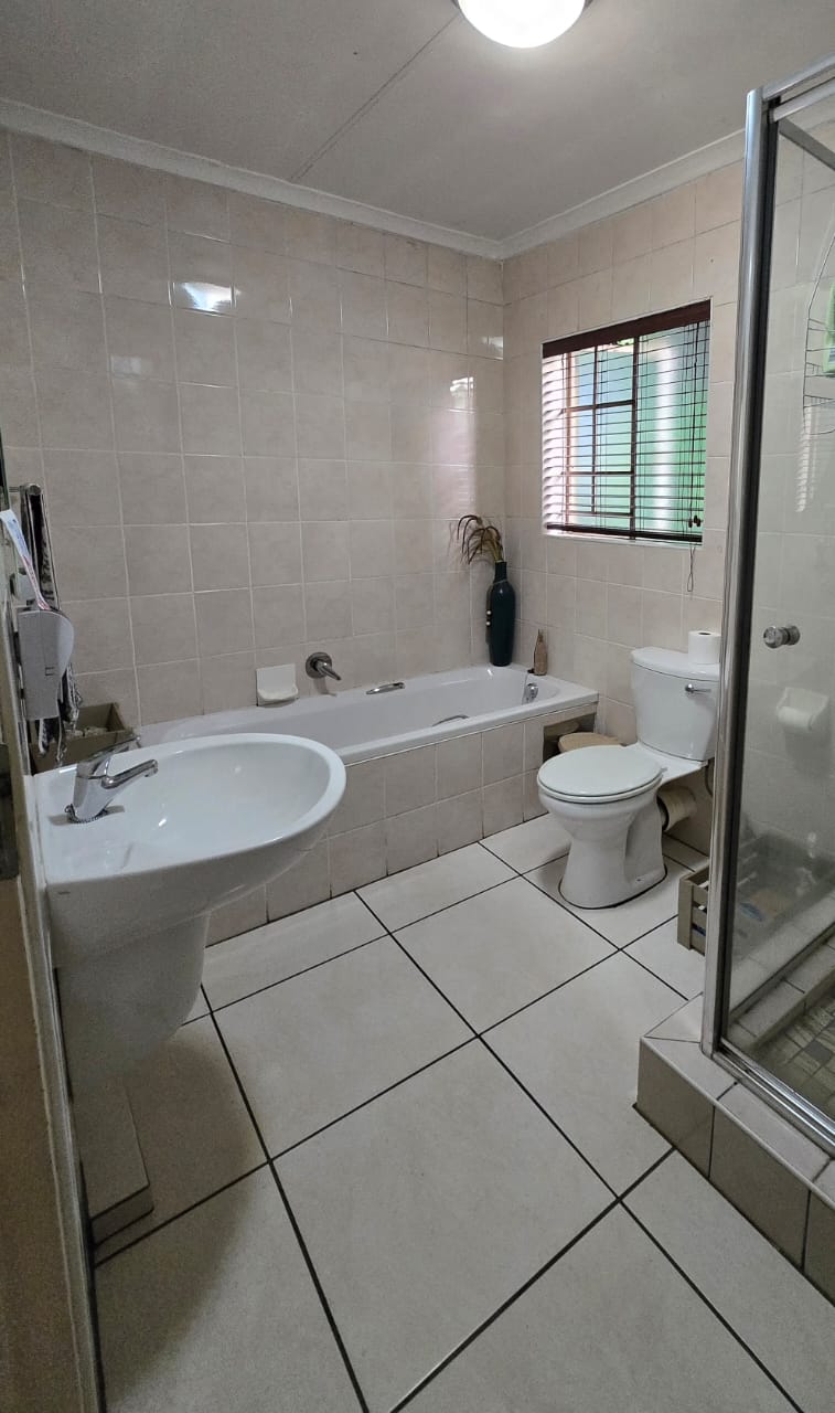 3 Bedroom Property for Sale in Olivedale Gauteng
