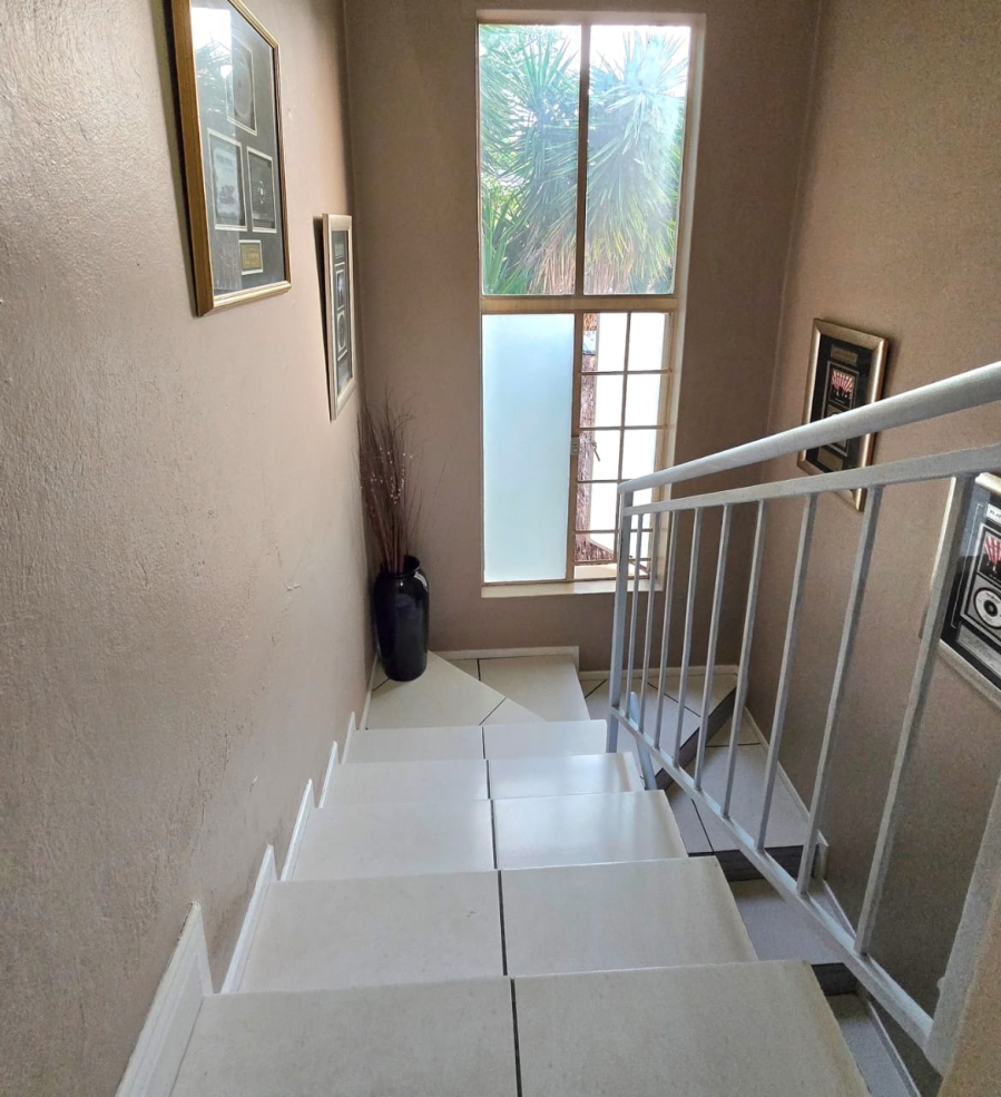 3 Bedroom Property for Sale in Olivedale Gauteng