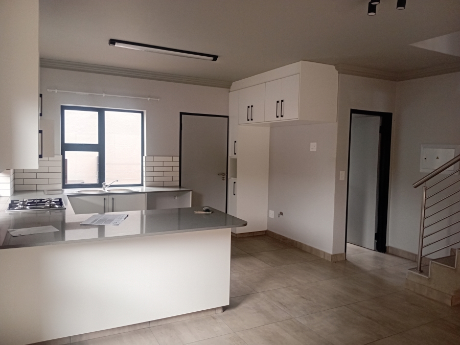 To Let 3 Bedroom Property for Rent in Olympus AH Gauteng