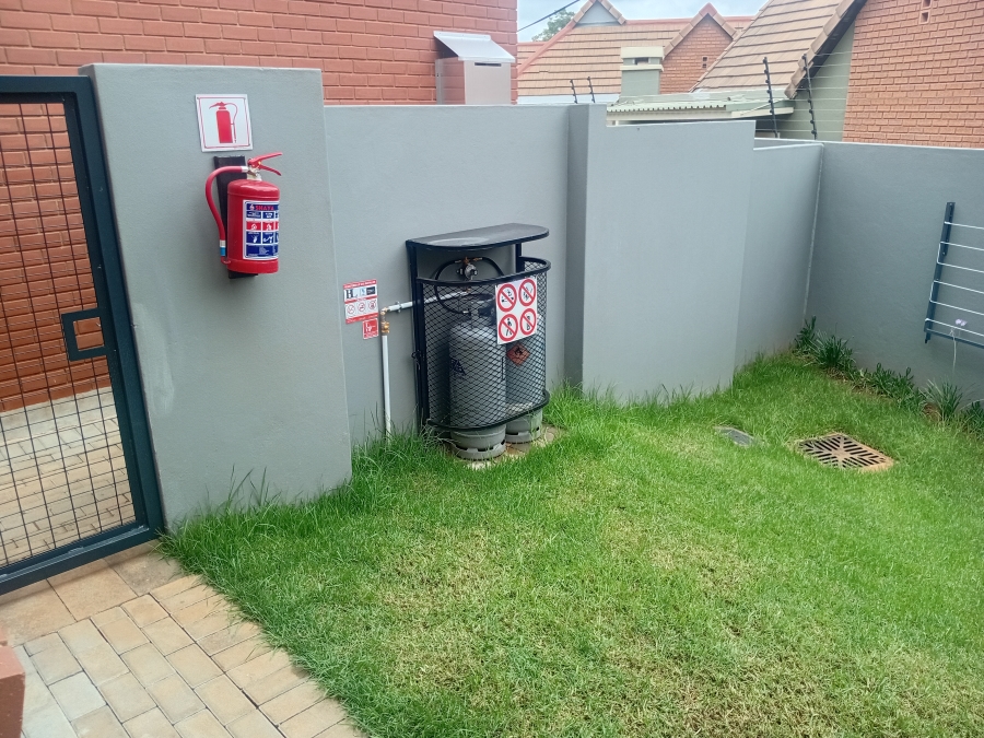 To Let 2 Bedroom Property for Rent in Olympus AH Gauteng