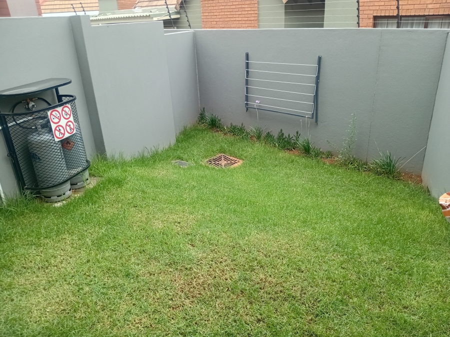 To Let 2 Bedroom Property for Rent in Olympus AH Gauteng