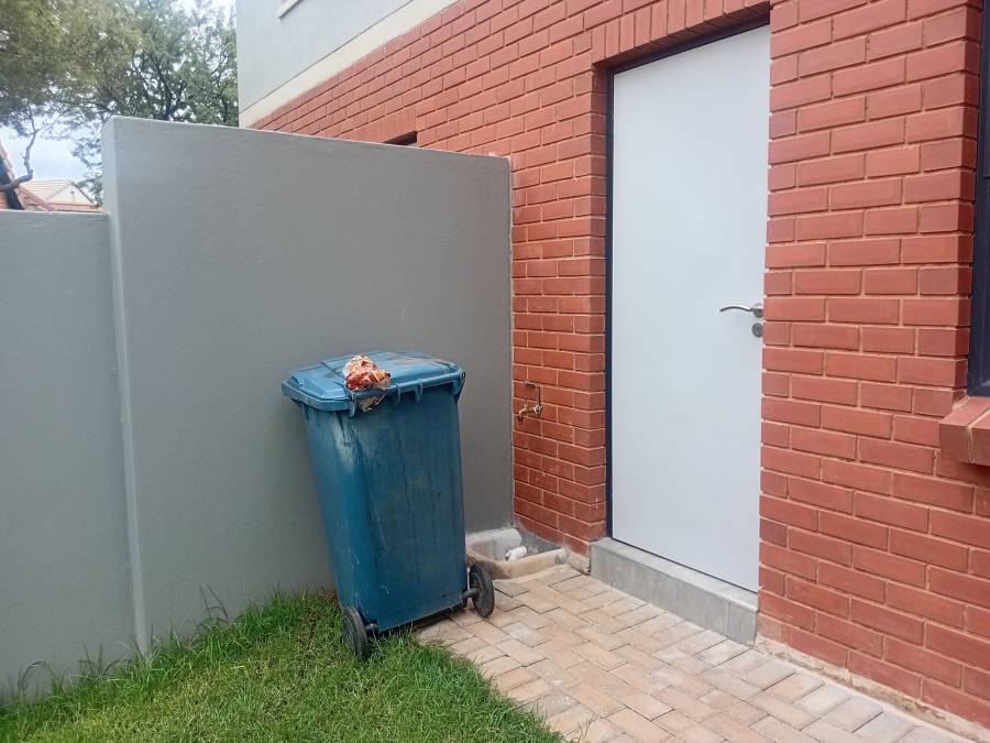 To Let 2 Bedroom Property for Rent in Olympus AH Gauteng