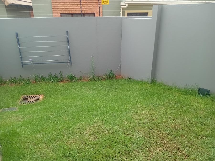 To Let 2 Bedroom Property for Rent in Olympus AH Gauteng