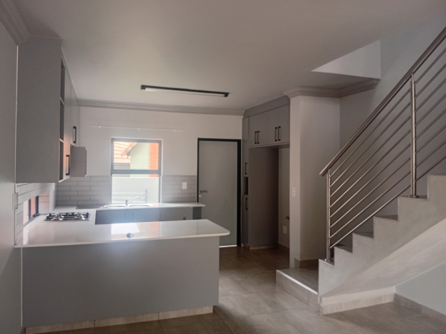 To Let 2 Bedroom Property for Rent in Olympus AH Gauteng