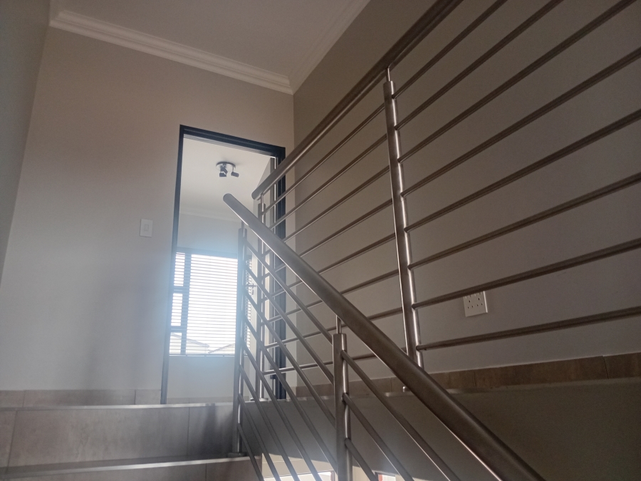 To Let 2 Bedroom Property for Rent in Olympus AH Gauteng