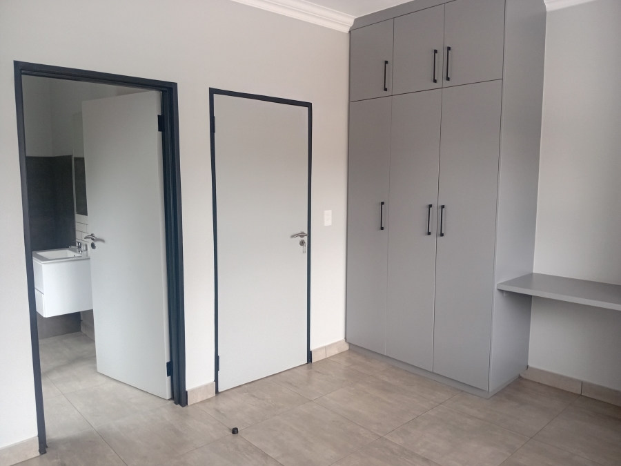 To Let 2 Bedroom Property for Rent in Olympus AH Gauteng
