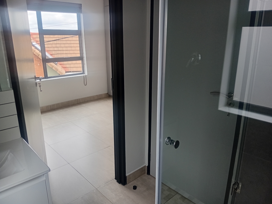 To Let 2 Bedroom Property for Rent in Olympus AH Gauteng