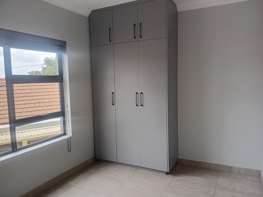 To Let 2 Bedroom Property for Rent in Olympus AH Gauteng