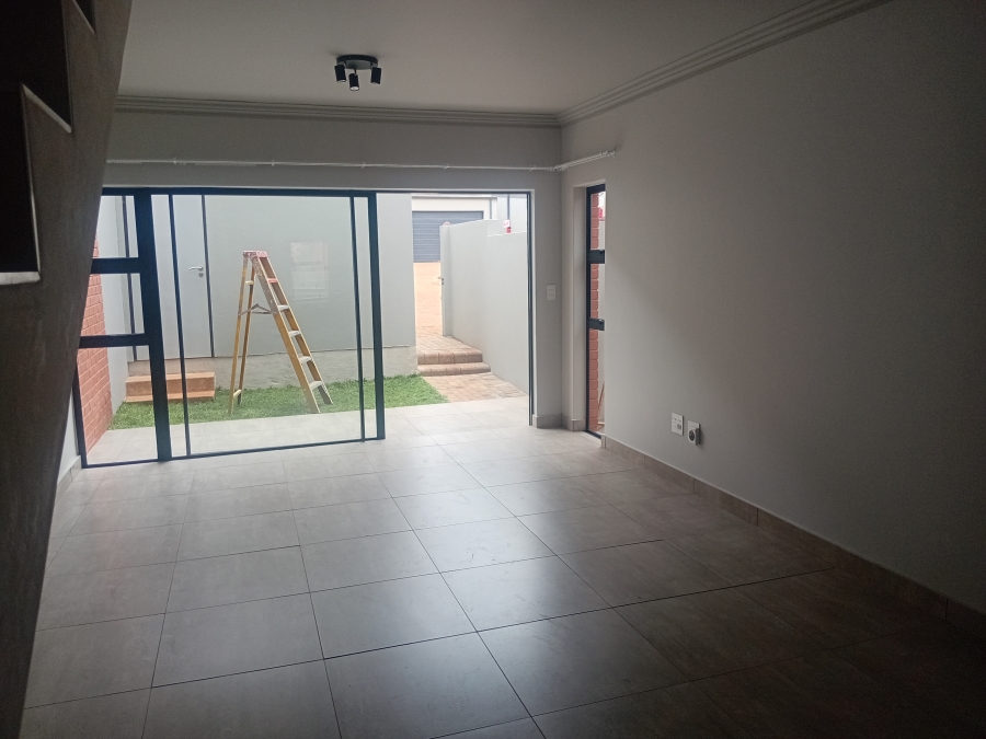 To Let 2 Bedroom Property for Rent in Olympus AH Gauteng