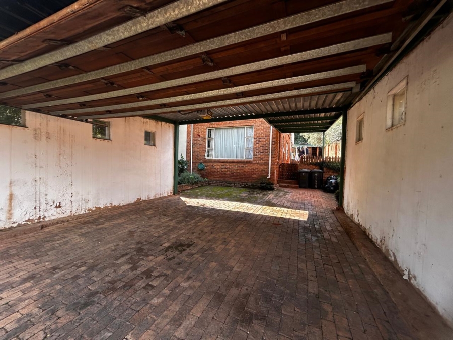 To Let 4 Bedroom Property for Rent in Waverley Gauteng