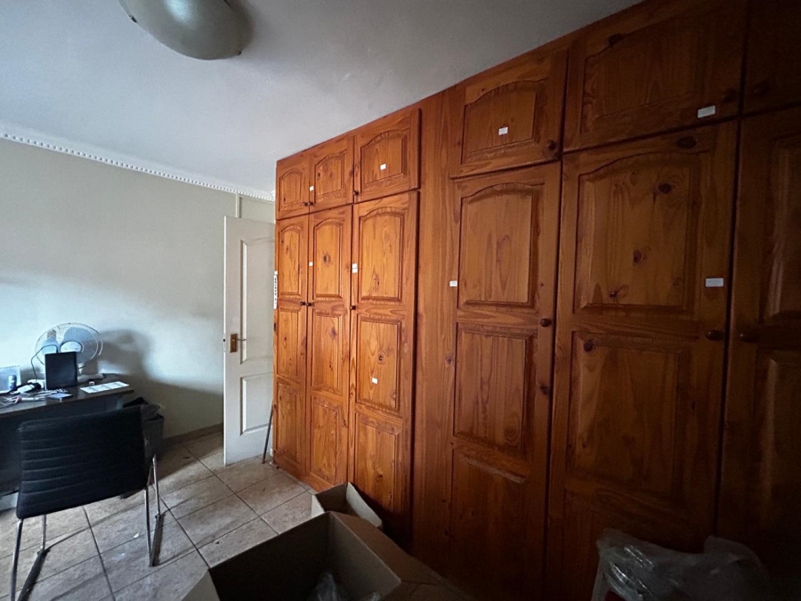 To Let 4 Bedroom Property for Rent in Waverley Gauteng