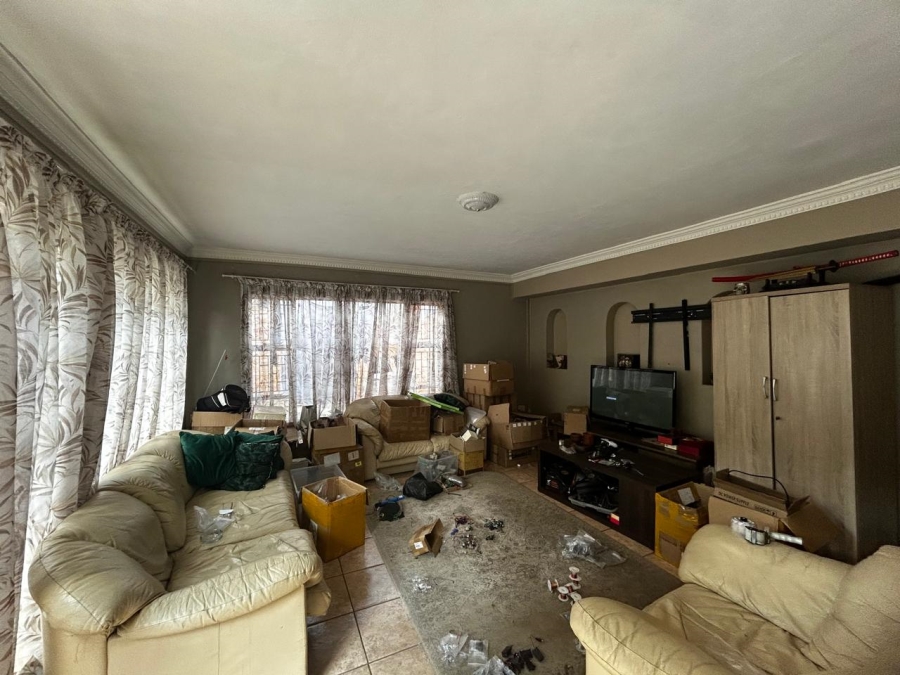 To Let 4 Bedroom Property for Rent in Waverley Gauteng