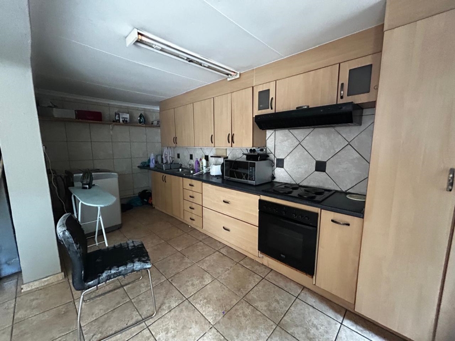 To Let 4 Bedroom Property for Rent in Waverley Gauteng