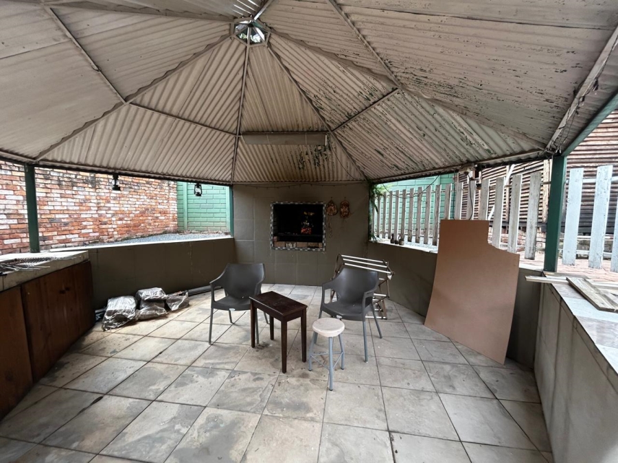 To Let 4 Bedroom Property for Rent in Waverley Gauteng